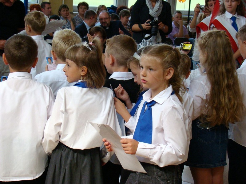 Zdjęcie w galerii na portalu naszwodzislaw.com: Prezydent Kieca przepytał pierwszaków wiadomości z regionu