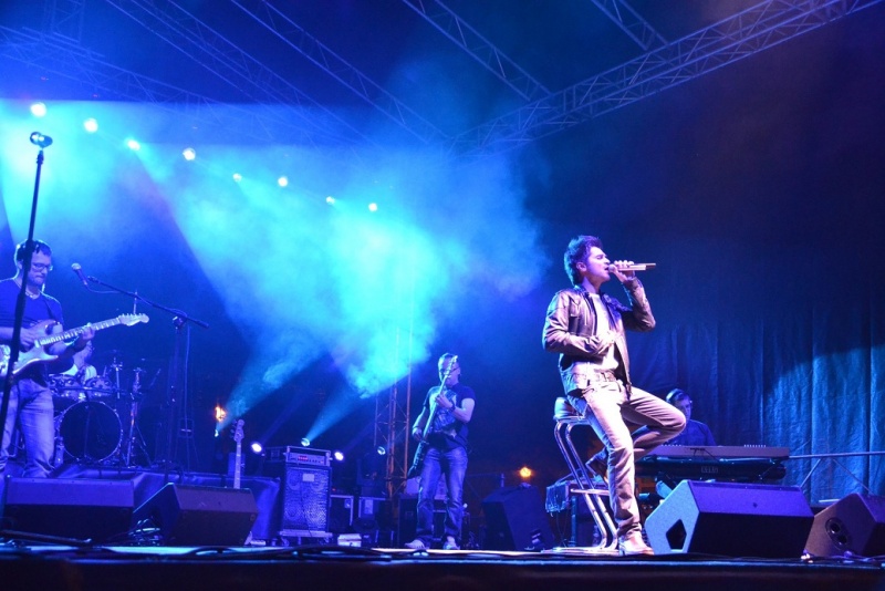 Zdjęcie w galerii na portalu naszwodzislaw.com: Łukasz Zagrobelny na radlińskiej scenie wiadomości z regionu