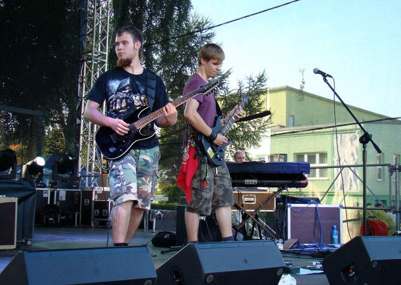 Zdjęcie w galerii na portalu naszwodzislaw.com: Łukasz Zagrobelny na radlińskiej scenie wiadomości z regionu