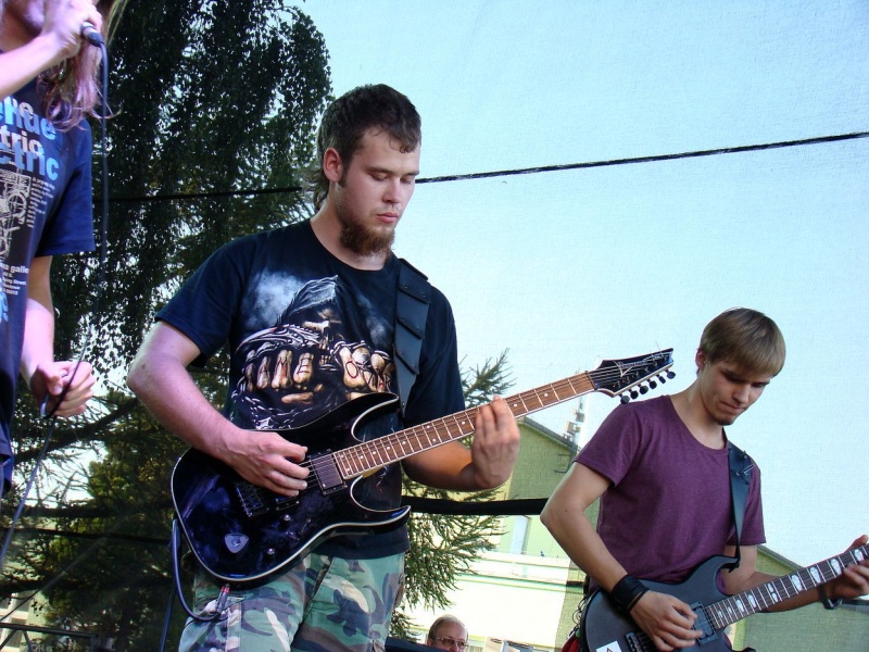 Zdjęcie w galerii na portalu naszwodzislaw.com: Łukasz Zagrobelny na radlińskiej scenie wiadomości z regionu