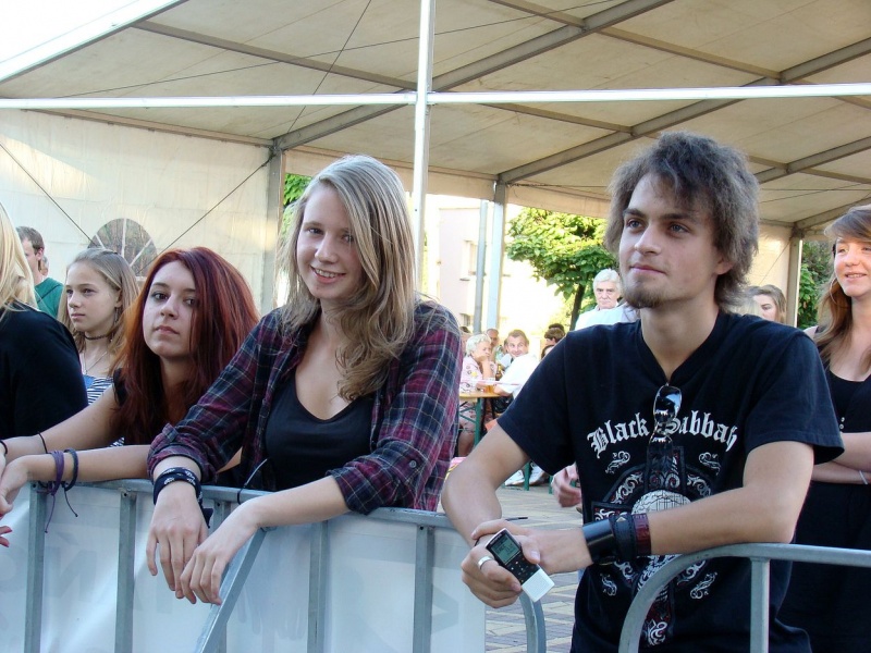 Zdjęcie w galerii na portalu naszwodzislaw.com: Łukasz Zagrobelny na radlińskiej scenie wiadomości z regionu