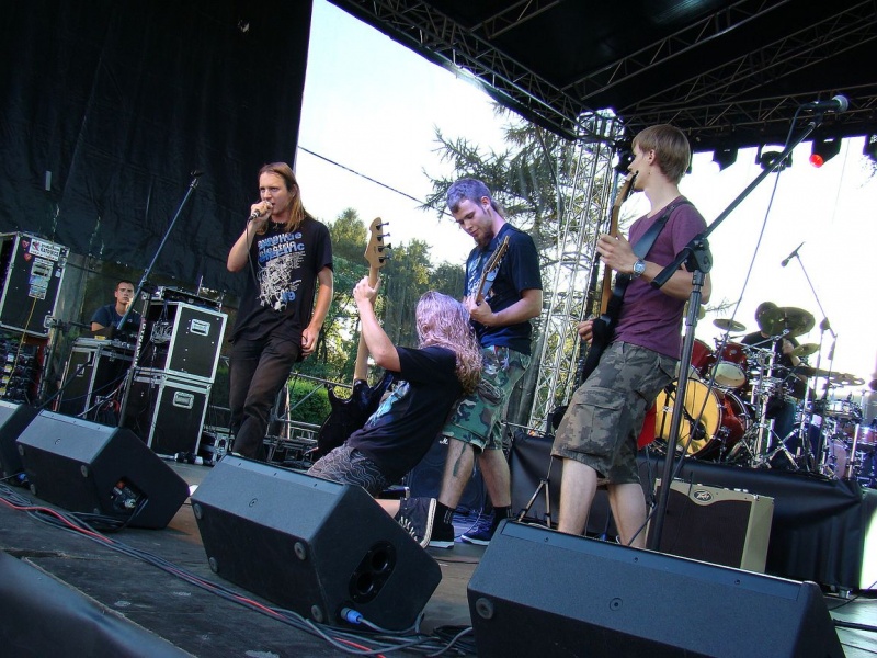 Zdjęcie w galerii na portalu naszwodzislaw.com: Łukasz Zagrobelny na radlińskiej scenie wiadomości z regionu