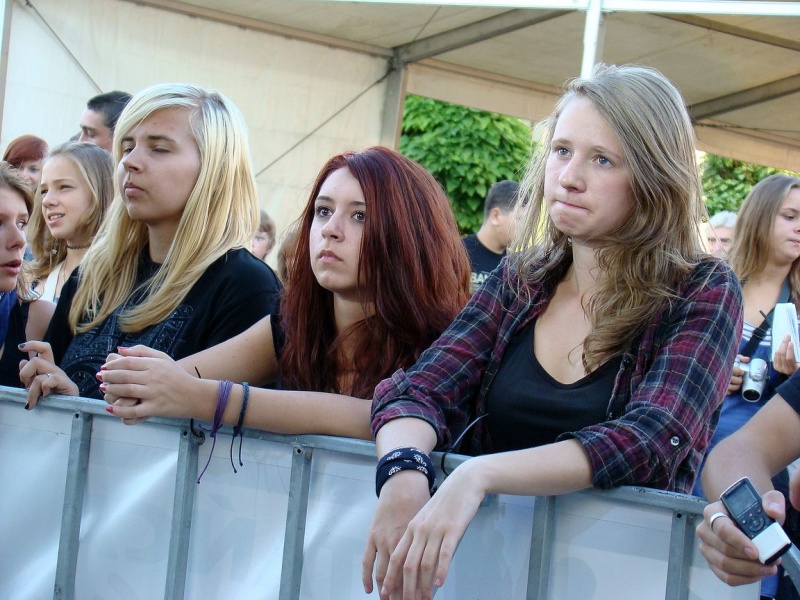 Zdjęcie w galerii na portalu naszwodzislaw.com: Łukasz Zagrobelny na radlińskiej scenie wiadomości z regionu