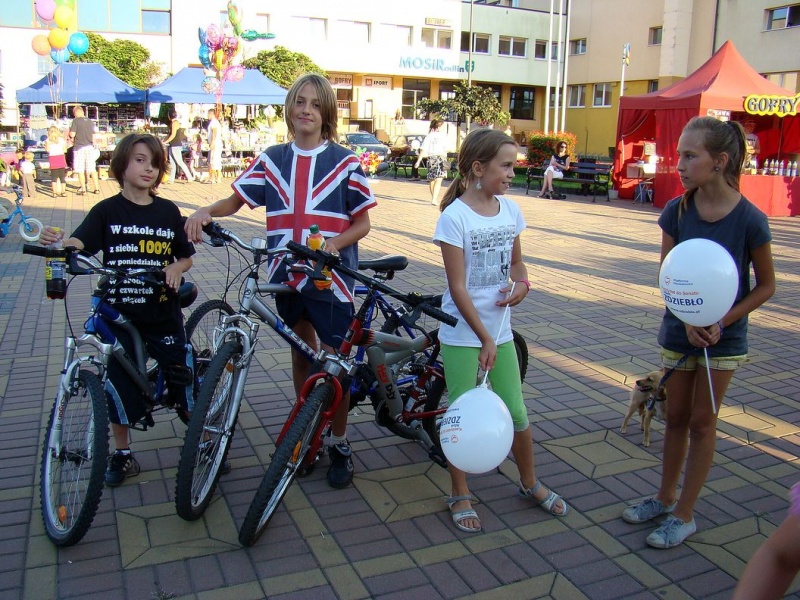 Zdjęcie w galerii na portalu naszwodzislaw.com: Łukasz Zagrobelny na radlińskiej scenie wiadomości z regionu