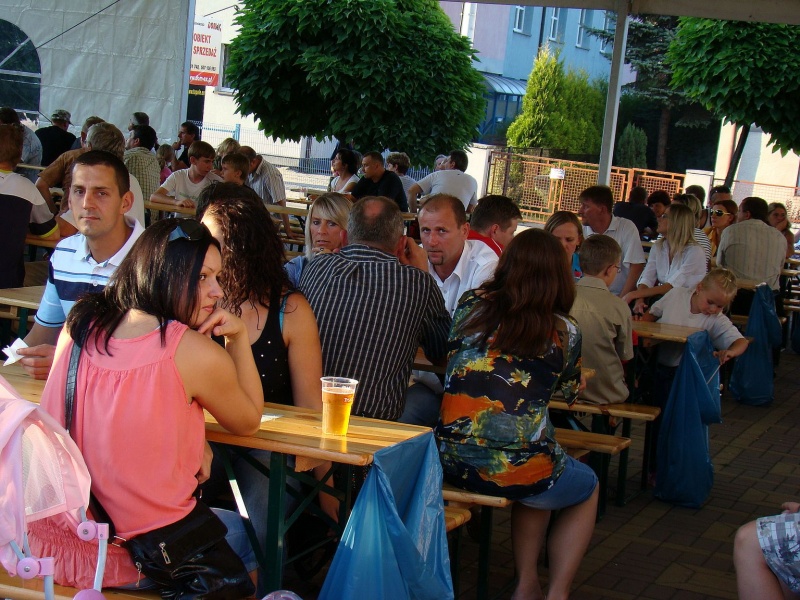 Zdjęcie w galerii na portalu naszwodzislaw.com: Łukasz Zagrobelny na radlińskiej scenie wiadomości z regionu