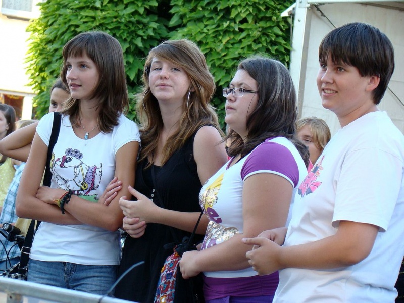 Zdjęcie w galerii na portalu naszwodzislaw.com: Łukasz Zagrobelny na radlińskiej scenie wiadomości z regionu