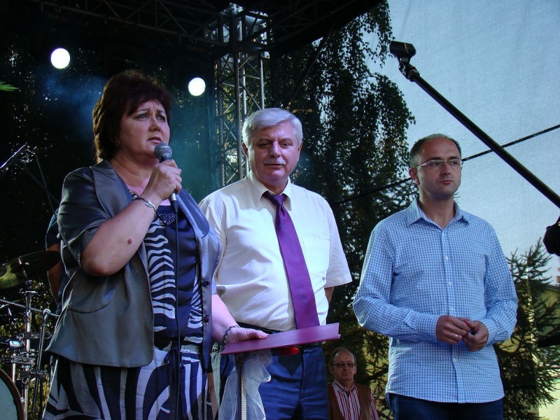 Zdjęcie w galerii na portalu naszwodzislaw.com: Łukasz Zagrobelny na radlińskiej scenie wiadomości z regionu