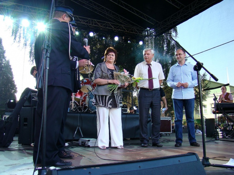 Zdjęcie w galerii na portalu naszwodzislaw.com: Łukasz Zagrobelny na radlińskiej scenie wiadomości z regionu