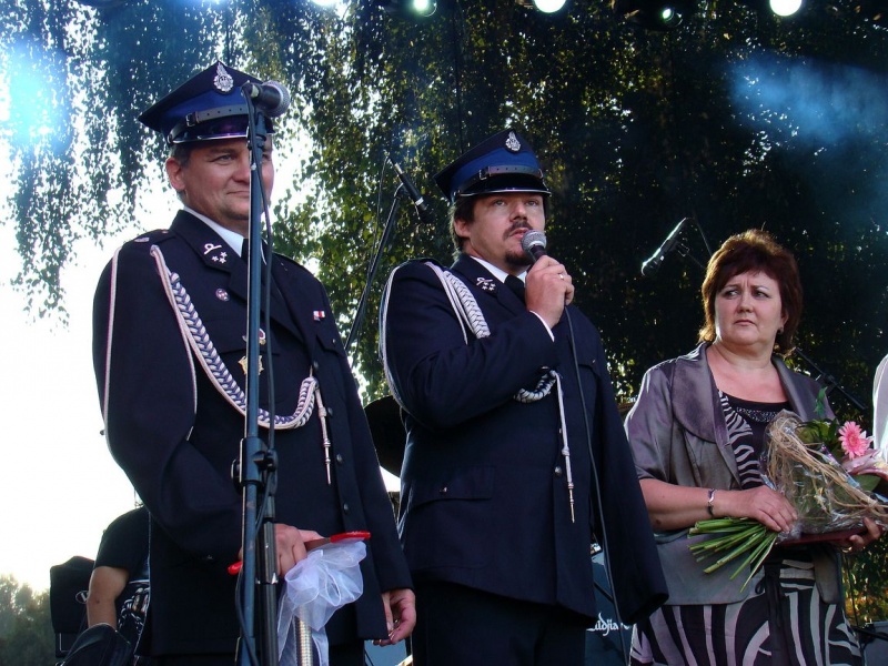 Zdjęcie w galerii na portalu naszwodzislaw.com: Łukasz Zagrobelny na radlińskiej scenie wiadomości z regionu