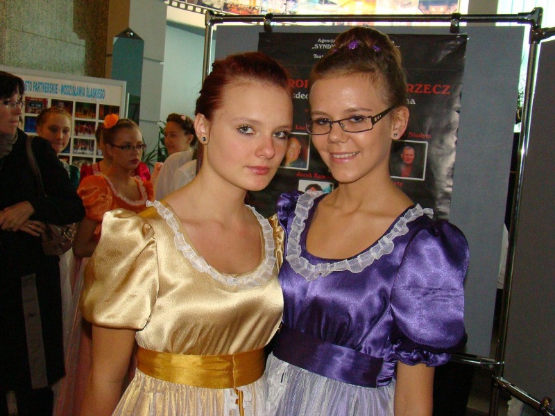 Zdjęcie w galerii na portalu naszwodzislaw.com: BELLA, BELLISSIMA o nauczycielkach... wiadomości z regionu