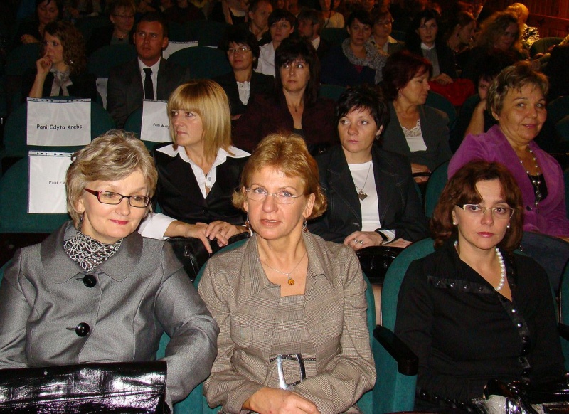 Zdjęcie w galerii na portalu naszwodzislaw.com: BELLA, BELLISSIMA o nauczycielkach... wiadomości z regionu