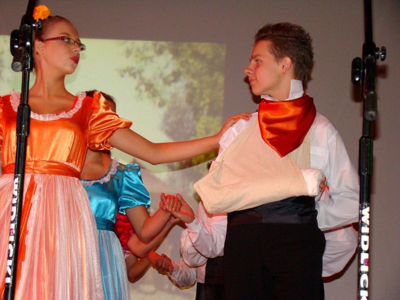 Zdjęcie w galerii na portalu naszwodzislaw.com: BELLA, BELLISSIMA o nauczycielkach... wiadomości z regionu