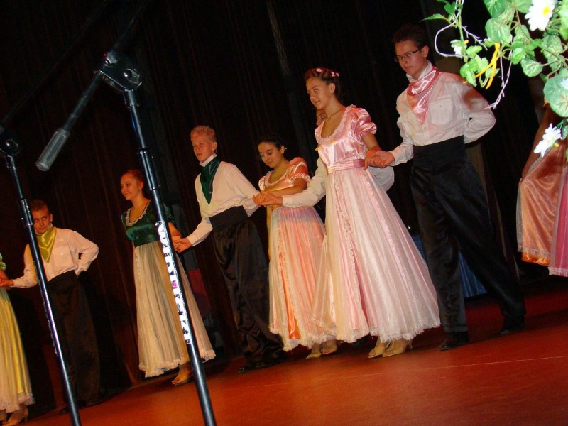 Zdjęcie w galerii na portalu naszwodzislaw.com: BELLA, BELLISSIMA o nauczycielkach... wiadomości z regionu