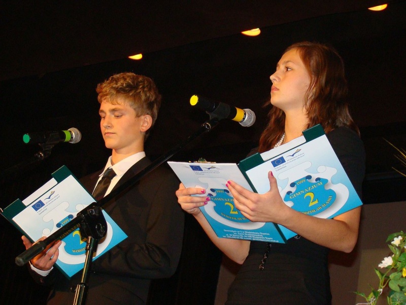 Zdjęcie w galerii na portalu naszwodzislaw.com: BELLA, BELLISSIMA o nauczycielkach... wiadomości z regionu