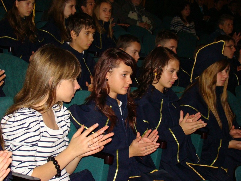 Zdjęcie w galerii na portalu naszwodzislaw.com: BELLA, BELLISSIMA o nauczycielkach... wiadomości z regionu