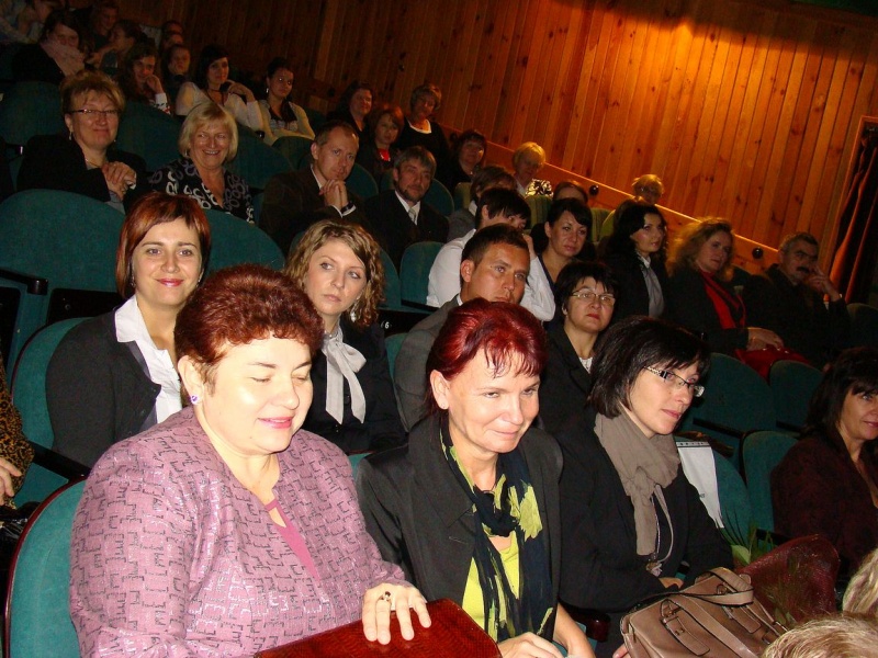 Zdjęcie w galerii na portalu naszwodzislaw.com: BELLA, BELLISSIMA o nauczycielkach... wiadomości z regionu