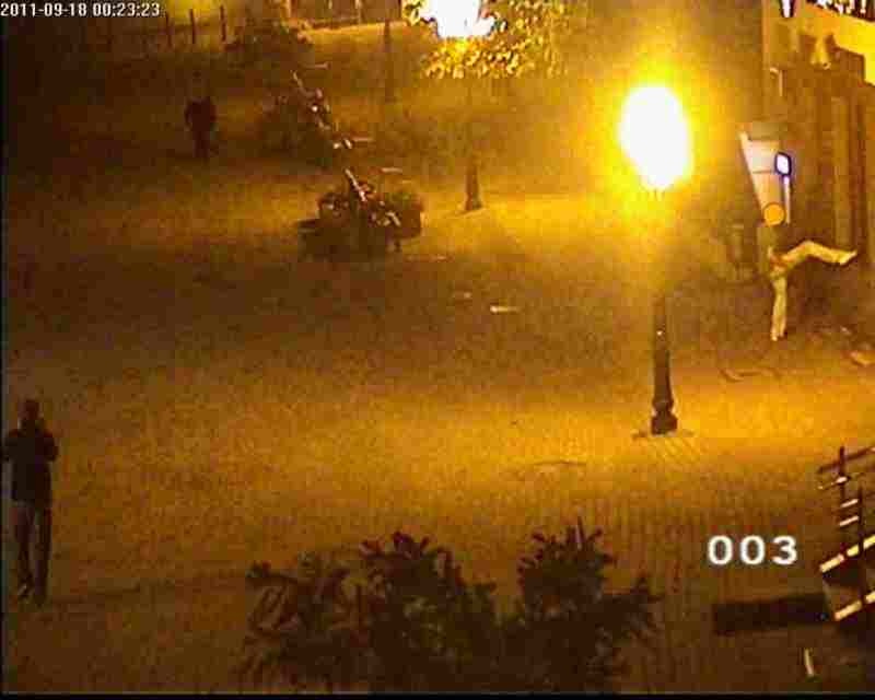 Zdjęcie w galerii na portalu naszwodzislaw.com: Obnażali się w centum miasta wiadomości z regionu