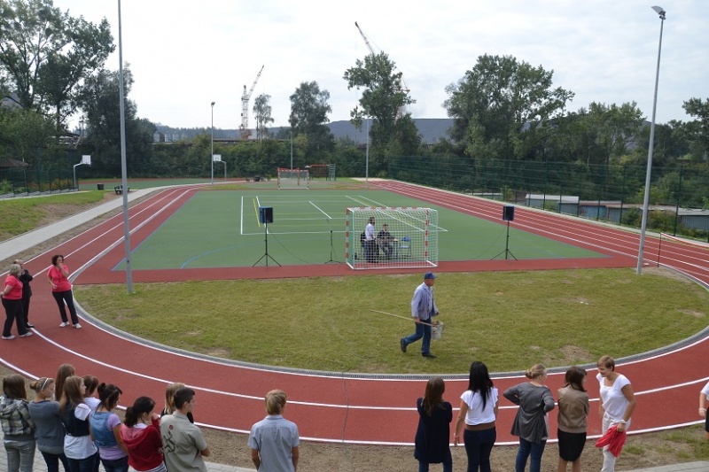 Zdjęcie w galerii na portalu naszwodzislaw.com: Nowe boisko w mieście olimpijczyków wiadomości z regionu
