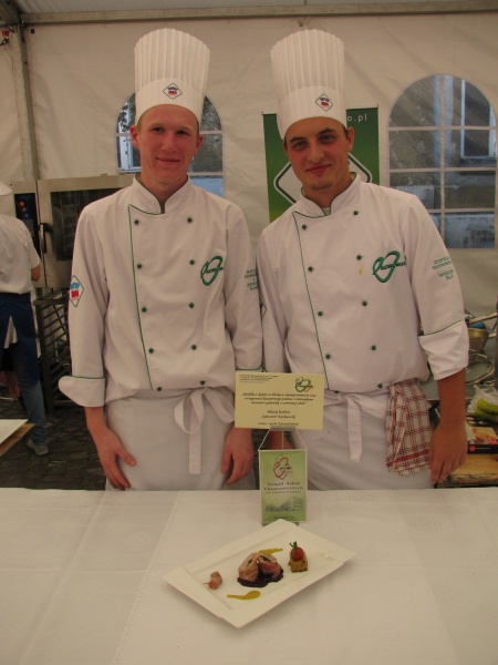 Zdjęcie w galerii na portalu naszwodzislaw.com: Zwycięska roladka z karpia ze śliwką wiadomości z regionu