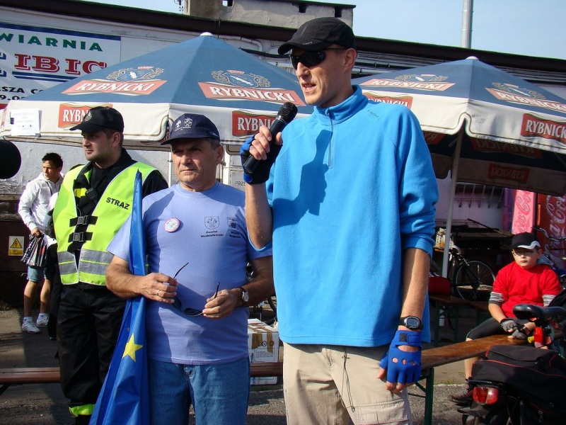 Zdjęcie w galerii na portalu naszwodzislaw.com: Rodzinnie na trasie rajdu rowerowego wiadomości z regionu