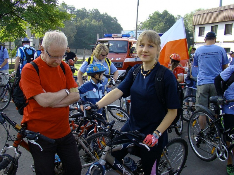 Zdjęcie w galerii na portalu naszwodzislaw.com: Rodzinnie na trasie rajdu rowerowego wiadomości z regionu
