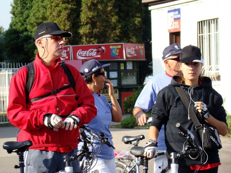 Zdjęcie w galerii na portalu naszwodzislaw.com: Rodzinnie na trasie rajdu rowerowego wiadomości z regionu