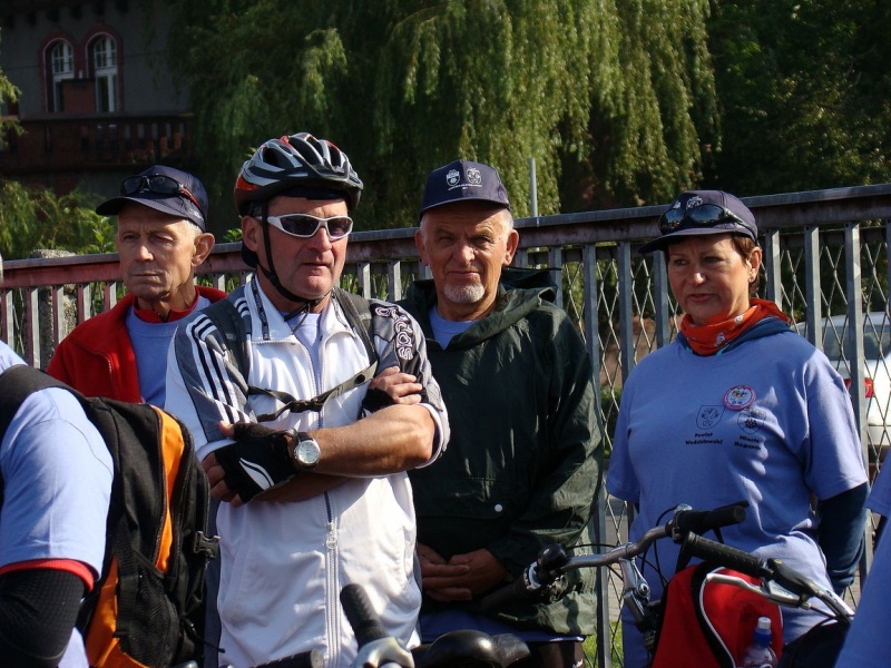 Zdjęcie w galerii na portalu naszwodzislaw.com: Rodzinnie na trasie rajdu rowerowego wiadomości z regionu