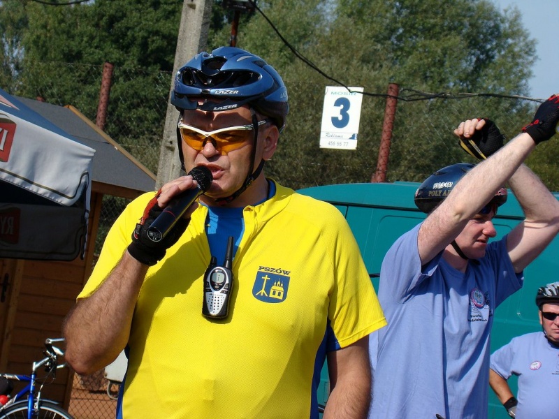 Zdjęcie w galerii na portalu naszwodzislaw.com: Rodzinnie na trasie rajdu rowerowego wiadomości z regionu