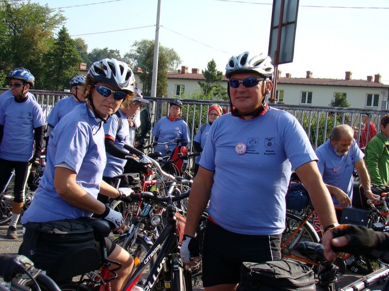 Zdjęcie w galerii na portalu naszwodzislaw.com: Rodzinnie na trasie rajdu rowerowego wiadomości z regionu