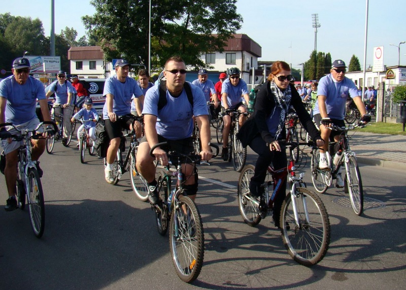 Zdjęcie w galerii na portalu naszwodzislaw.com: Rodzinnie na trasie rajdu rowerowego wiadomości z regionu