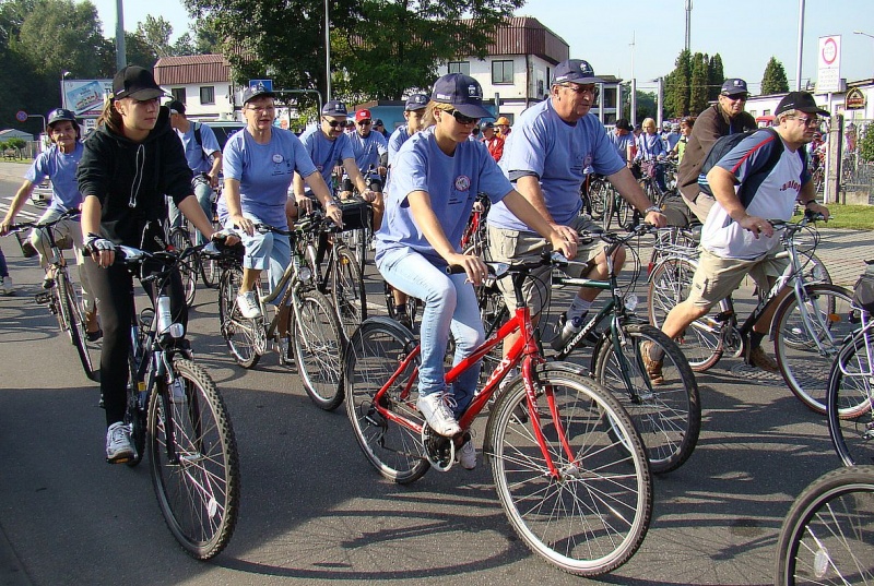 Zdjęcie w galerii na portalu naszwodzislaw.com: Rodzinnie na trasie rajdu rowerowego wiadomości z regionu