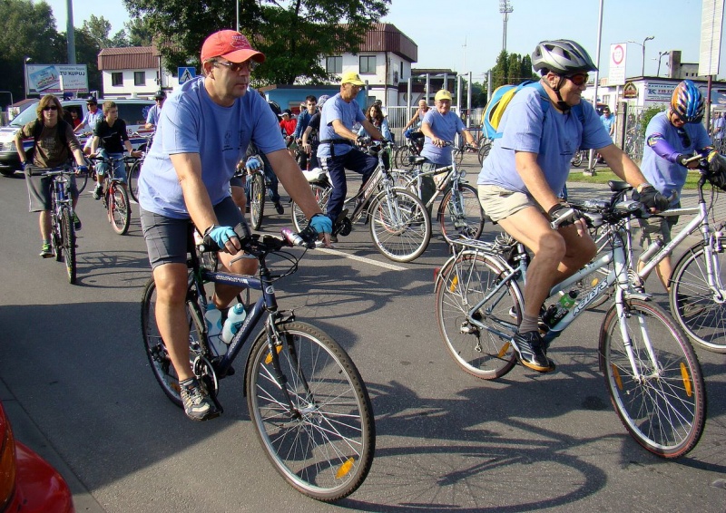 Zdjęcie w galerii na portalu naszwodzislaw.com: Rodzinnie na trasie rajdu rowerowego wiadomości z regionu