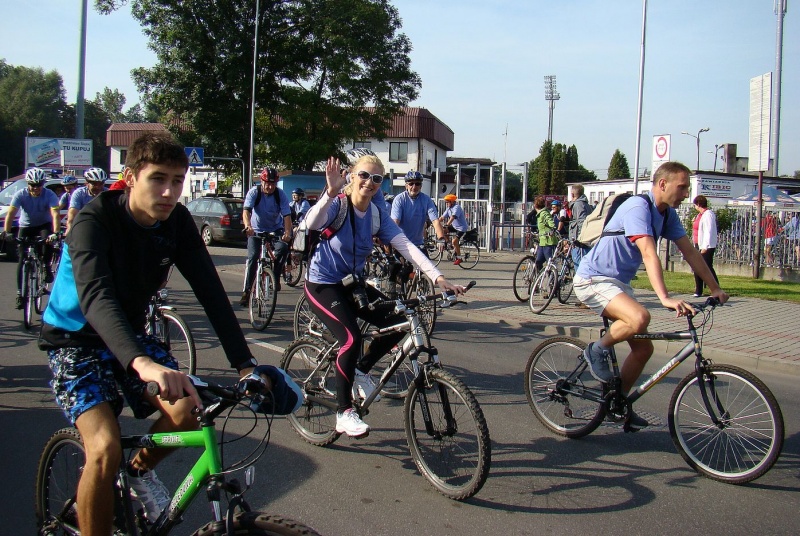 Zdjęcie w galerii na portalu naszwodzislaw.com: Rodzinnie na trasie rajdu rowerowego wiadomości z regionu