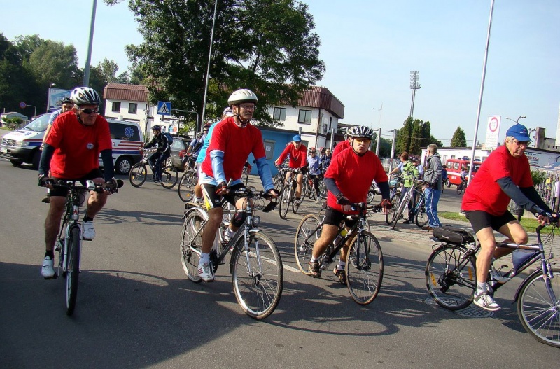 Zdjęcie w galerii na portalu naszwodzislaw.com: Rodzinnie na trasie rajdu rowerowego wiadomości z regionu