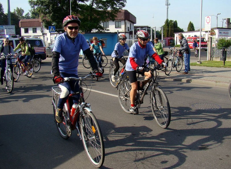 Zdjęcie w galerii na portalu naszwodzislaw.com: Rodzinnie na trasie rajdu rowerowego wiadomości z regionu