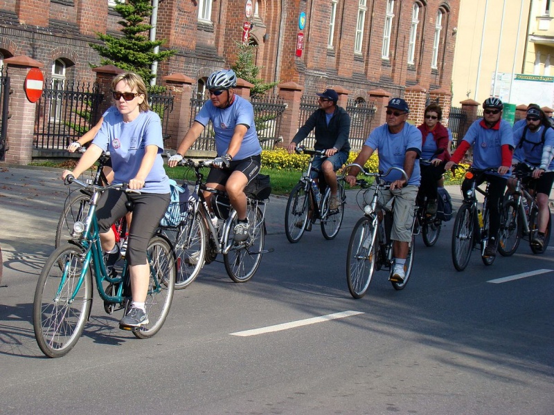 Zdjęcie w galerii na portalu naszwodzislaw.com: Rodzinnie na trasie rajdu rowerowego wiadomości z regionu