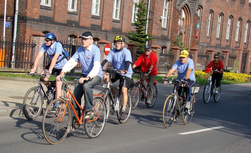 Zdjęcie w galerii na portalu naszwodzislaw.com: Rodzinnie na trasie rajdu rowerowego wiadomości z regionu