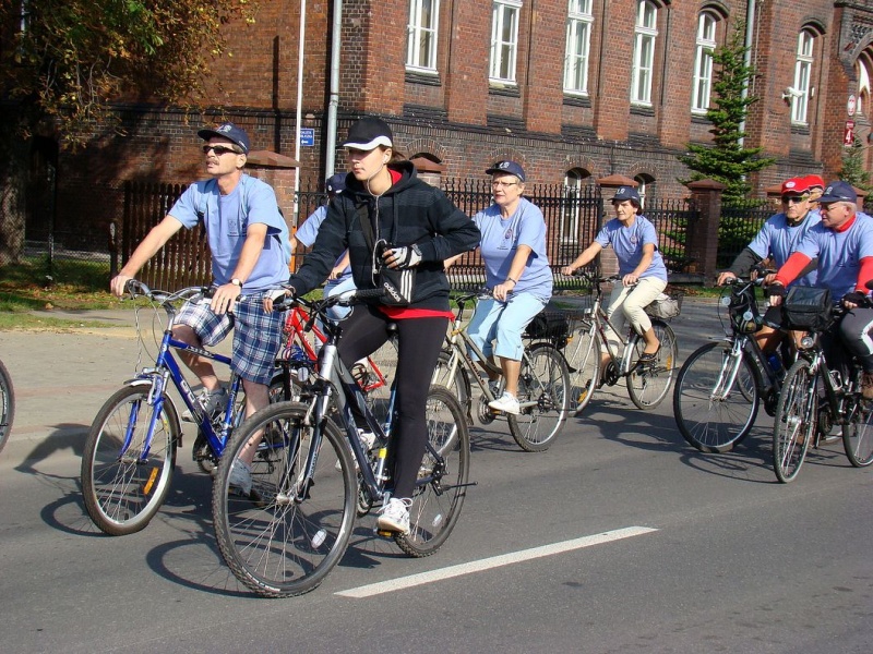 Zdjęcie w galerii na portalu naszwodzislaw.com: Rodzinnie na trasie rajdu rowerowego wiadomości z regionu