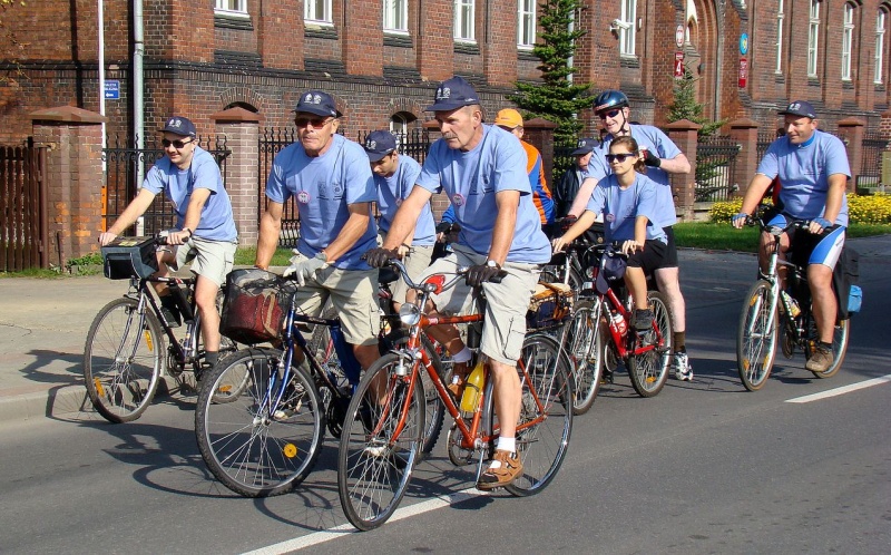 Zdjęcie w galerii na portalu naszwodzislaw.com: Rodzinnie na trasie rajdu rowerowego wiadomości z regionu