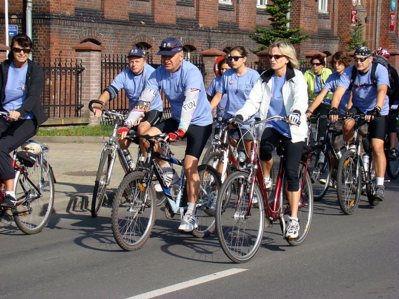 Zdjęcie w galerii na portalu naszwodzislaw.com: Rodzinnie na trasie rajdu rowerowego wiadomości z regionu