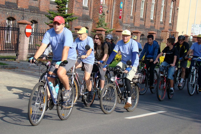 Zdjęcie w galerii na portalu naszwodzislaw.com: Rodzinnie na trasie rajdu rowerowego wiadomości z regionu
