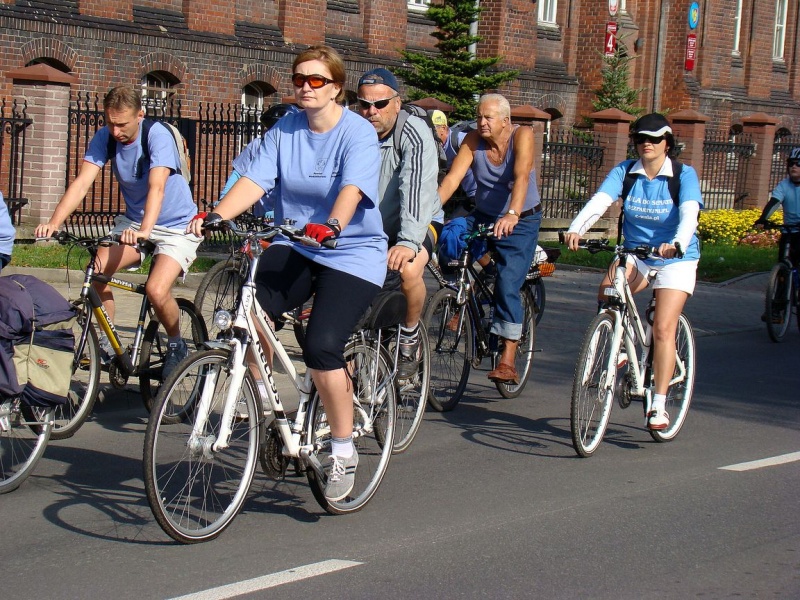 Zdjęcie w galerii na portalu naszwodzislaw.com: Rodzinnie na trasie rajdu rowerowego wiadomości z regionu