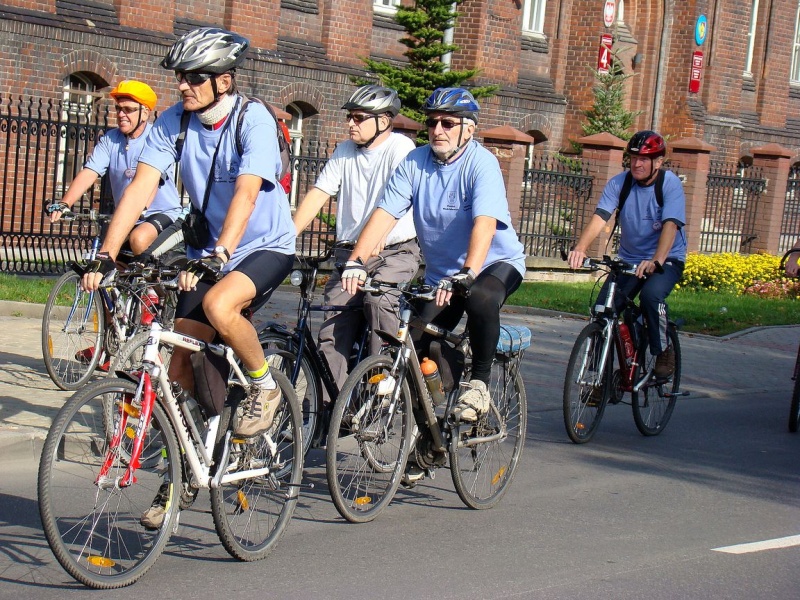 Zdjęcie w galerii na portalu naszwodzislaw.com: Rodzinnie na trasie rajdu rowerowego wiadomości z regionu