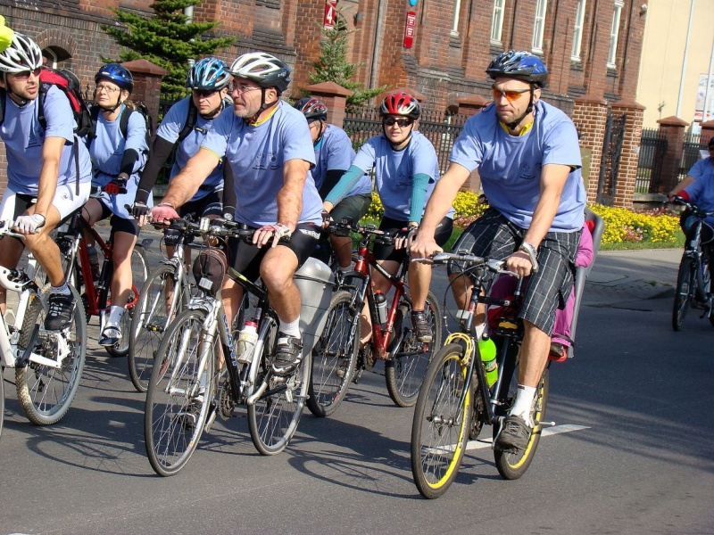 Zdjęcie w galerii na portalu naszwodzislaw.com: Rodzinnie na trasie rajdu rowerowego wiadomości z regionu