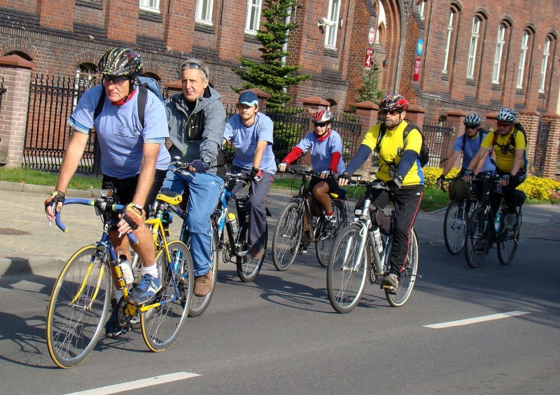 Zdjęcie w galerii na portalu naszwodzislaw.com: Rodzinnie na trasie rajdu rowerowego wiadomości z regionu