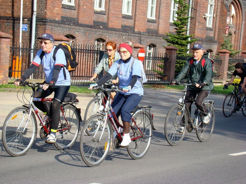 Zdjęcie w galerii na portalu naszwodzislaw.com: Rodzinnie na trasie rajdu rowerowego wiadomości z regionu