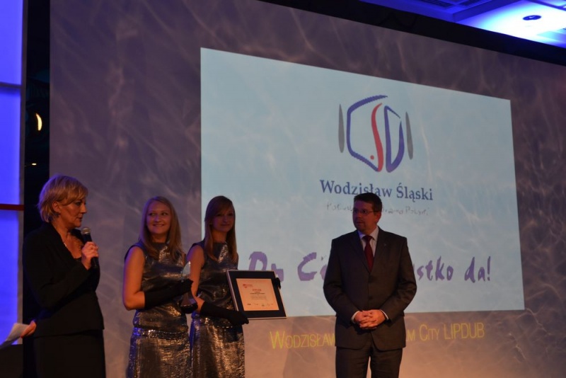 Zdjęcie w galerii na portalu naszwodzislaw.com: Wodzisław - trudno oprzeć się pokusie wiadomości z regionu