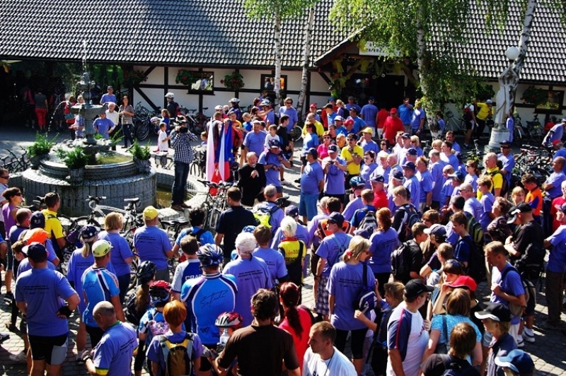 Zdjęcie w galerii na portalu naszwodzislaw.com: Rekord pobity, ścigało się 400 osób  wiadomości z regionu