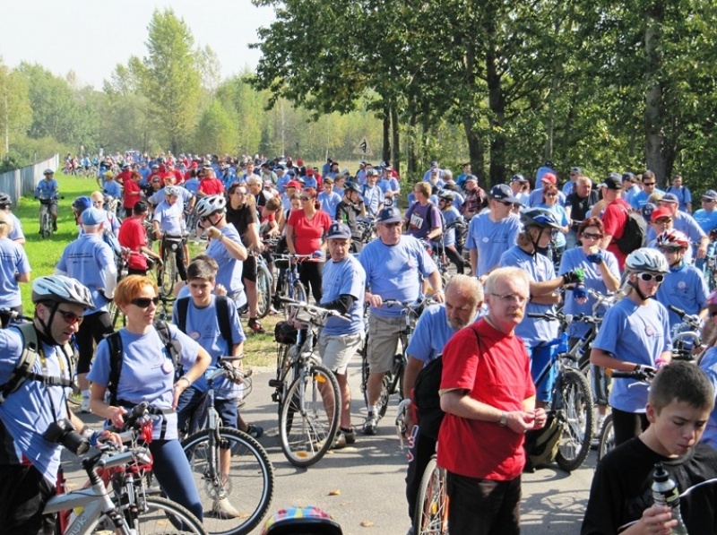 Zdjęcie w galerii na portalu naszwodzislaw.com: Rekord pobity, ścigało się 400 osób  wiadomości z regionu