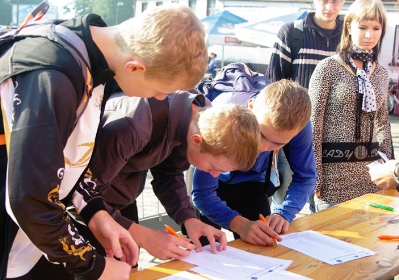 Zdjęcie w galerii na portalu naszwodzislaw.com: Rekord pobity, ścigało się 400 osób  wiadomości z regionu